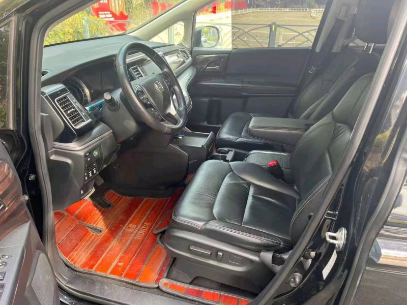 苏州18年本田艾力绅3