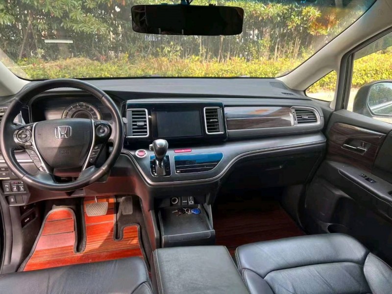 苏州18年本田艾力绅7