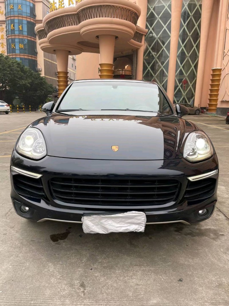 佛山17年保时捷卡宴1