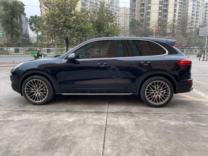 佛山17年保时捷卡宴3