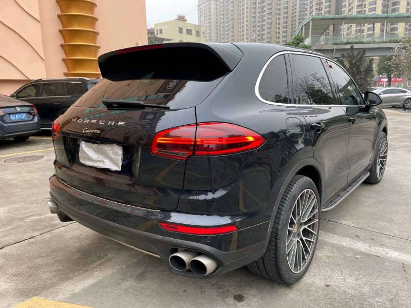 佛山17年保时捷卡宴6