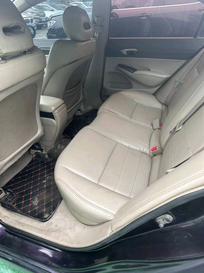 佛山09年本田思域7