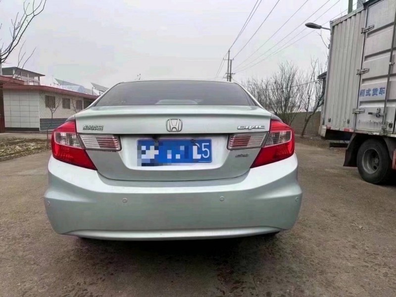 青岛11年本田思域9