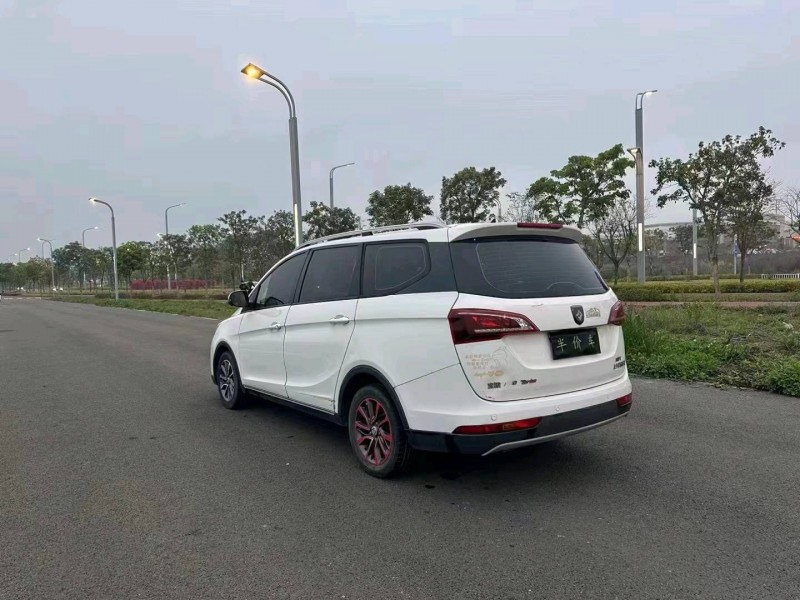 珠海19年寶駿7305