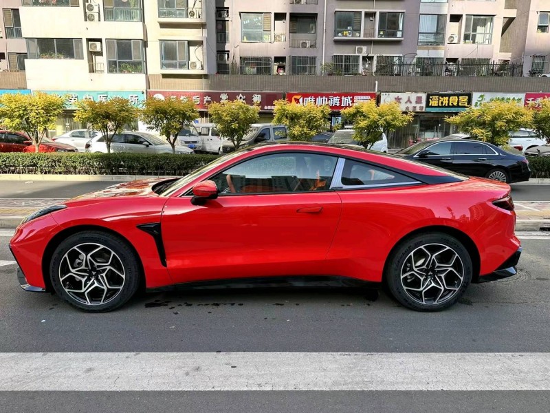 石家莊23年哪吒GT3