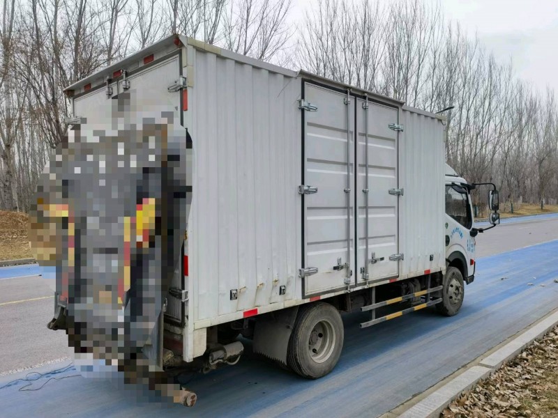 济南23年东风多利卡8