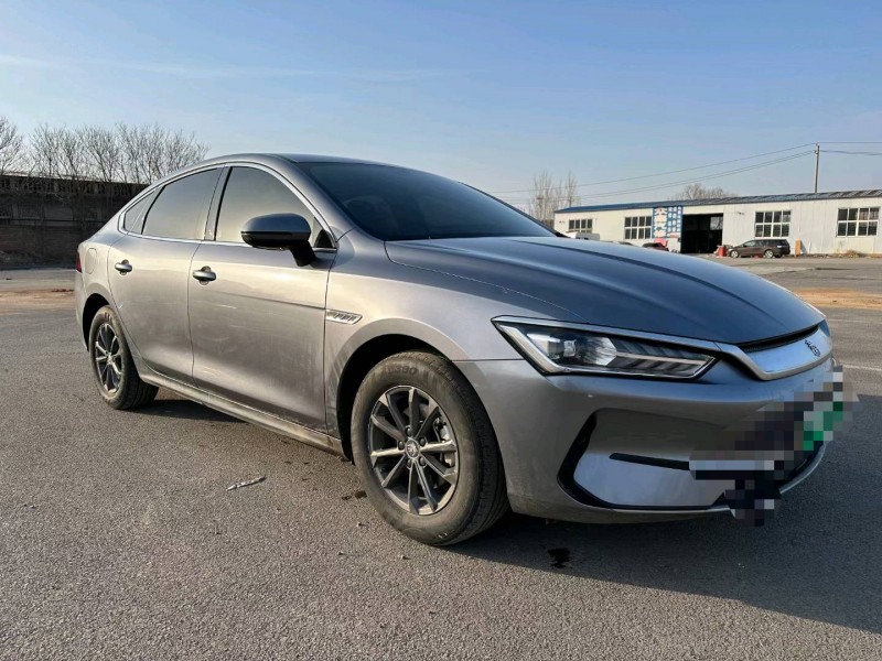 济南23年比亚迪秦3