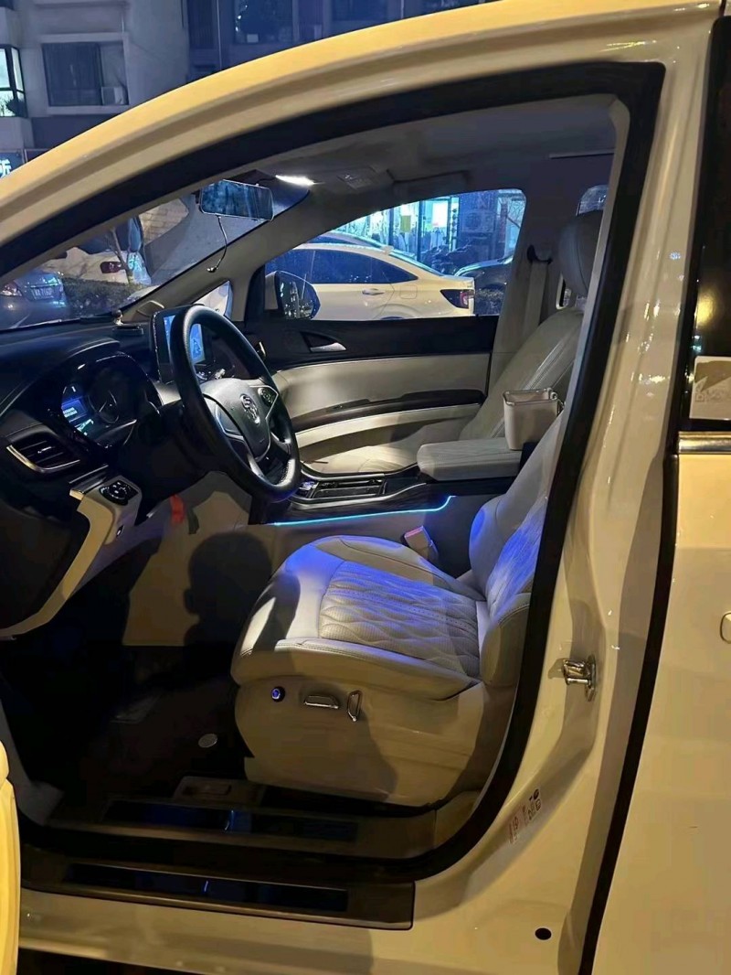 邢台22年别克GL84