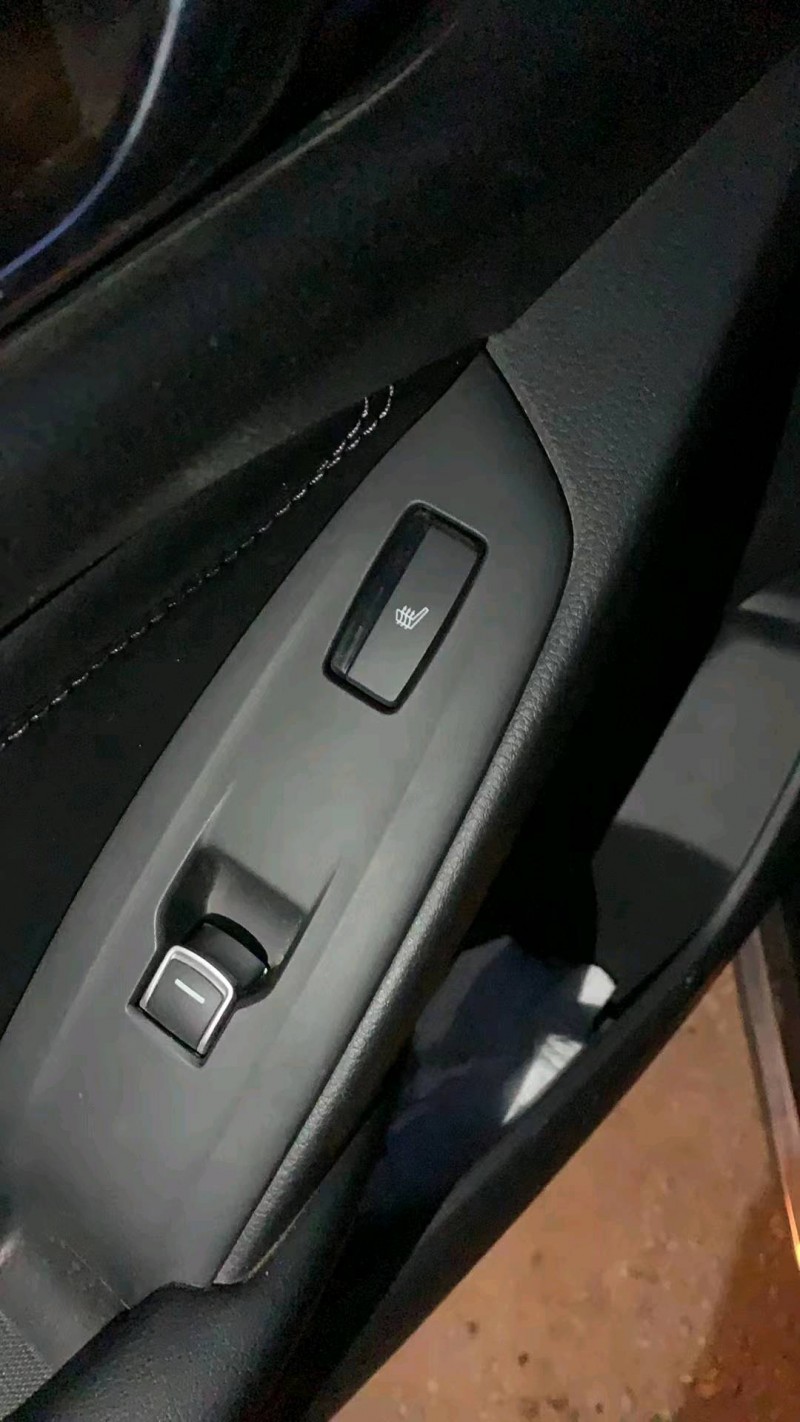 青岛21年本田雅阁3