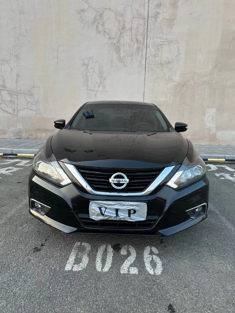 營口17年日產天籟1