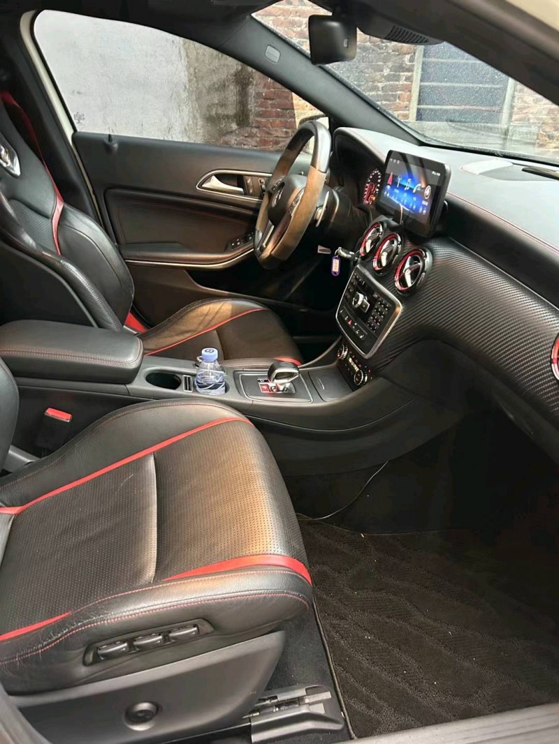 中山16年奔驰AMG4