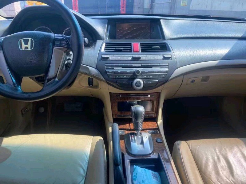 东营11年本田雅阁7