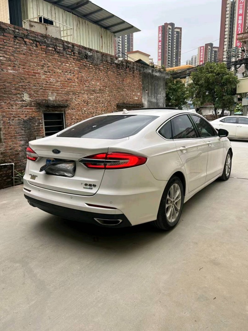 中山21年福特蒙迪欧9