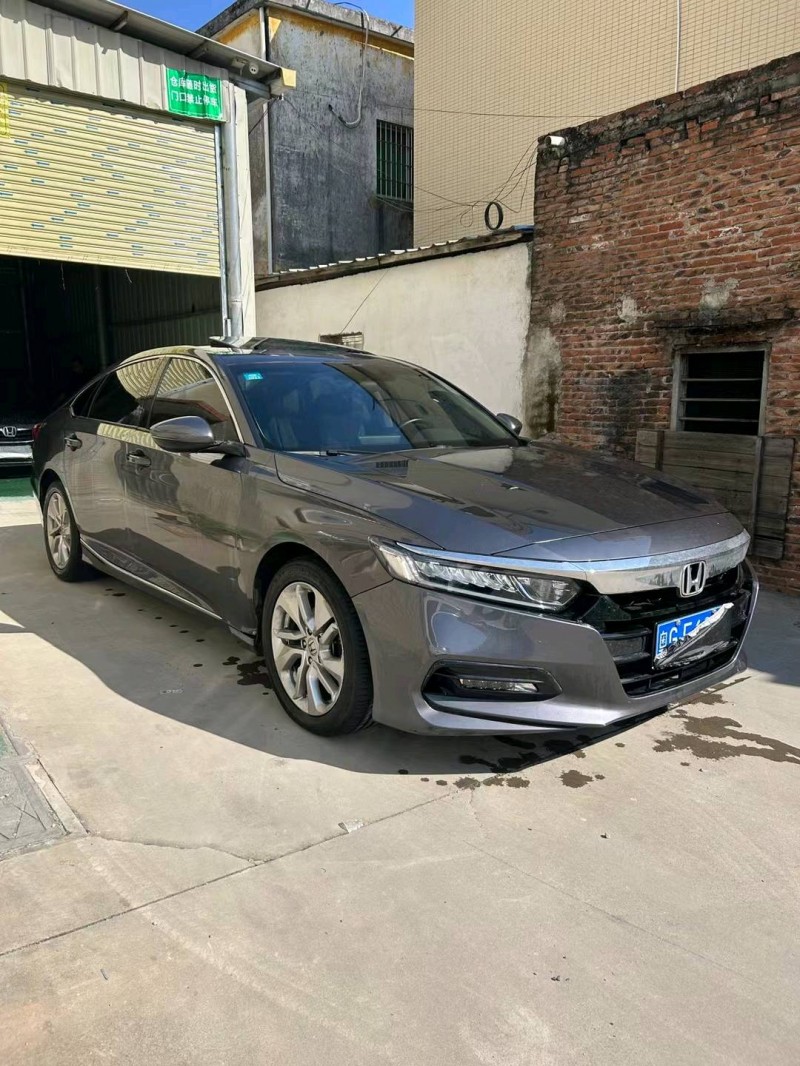 中山18年本田雅阁2