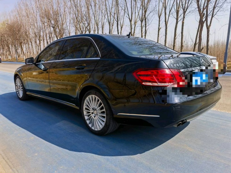 济南14年奔驰E8