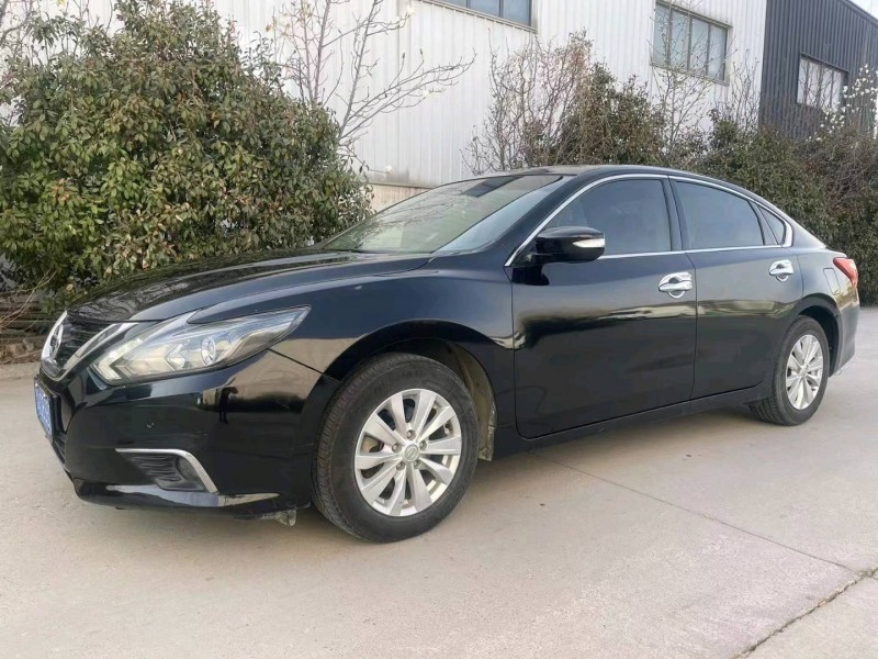 济南17年日产天籁2