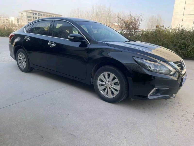 济南17年日产天籁3