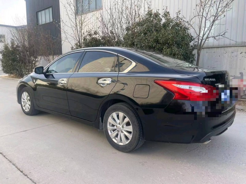 济南17年日产天籁8