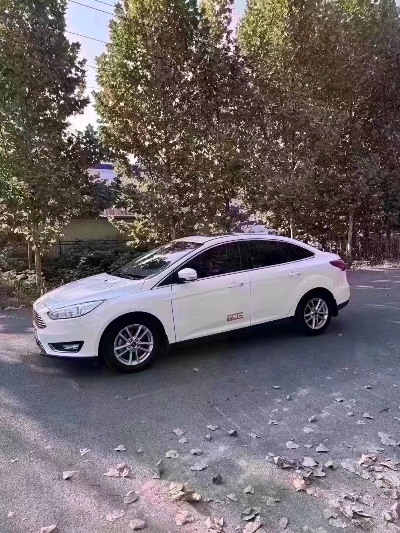 菏泽17年福特福克斯3