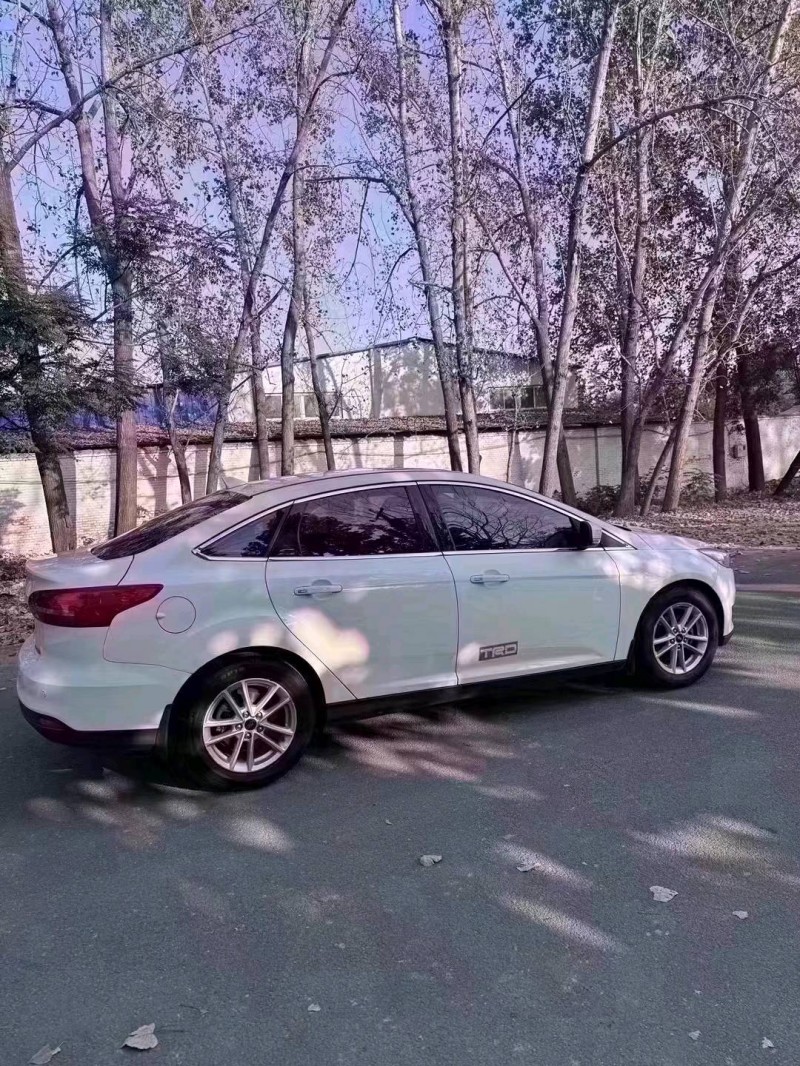 菏泽17年福特福克斯5