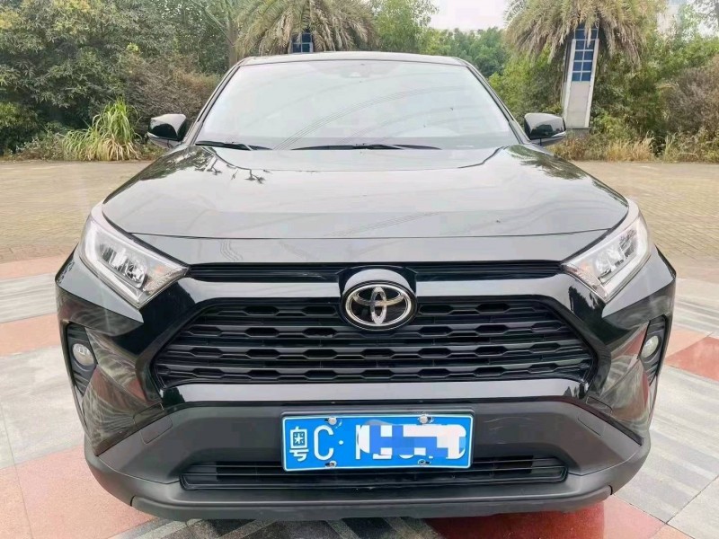深圳22年丰田RAV4荣放1