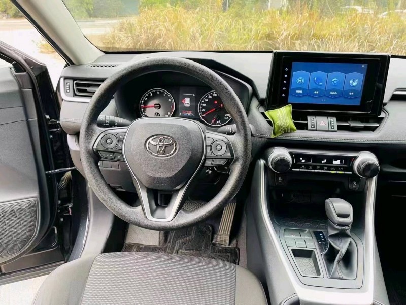 深圳22年丰田RAV4荣放8