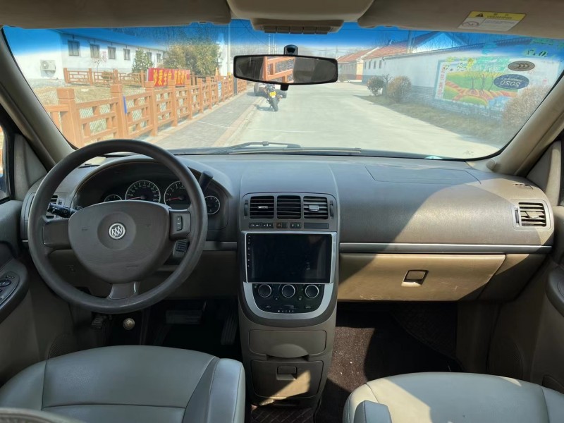 青岛15年别克GL86