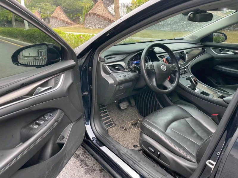 深圳20年别克君威6