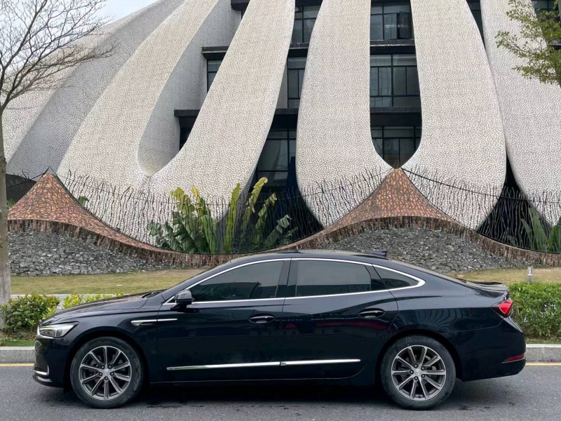 深圳20年别克君威8