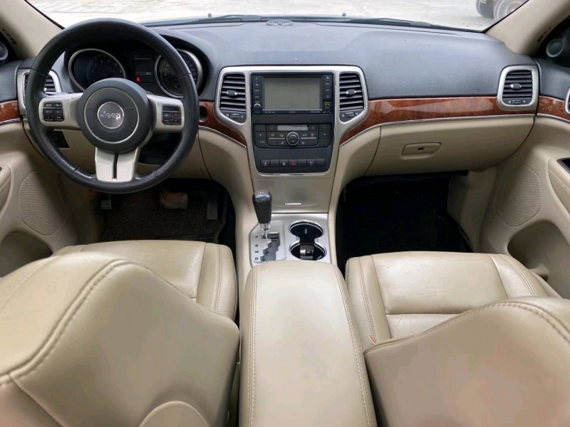 广州12年Jeep大切诺基6