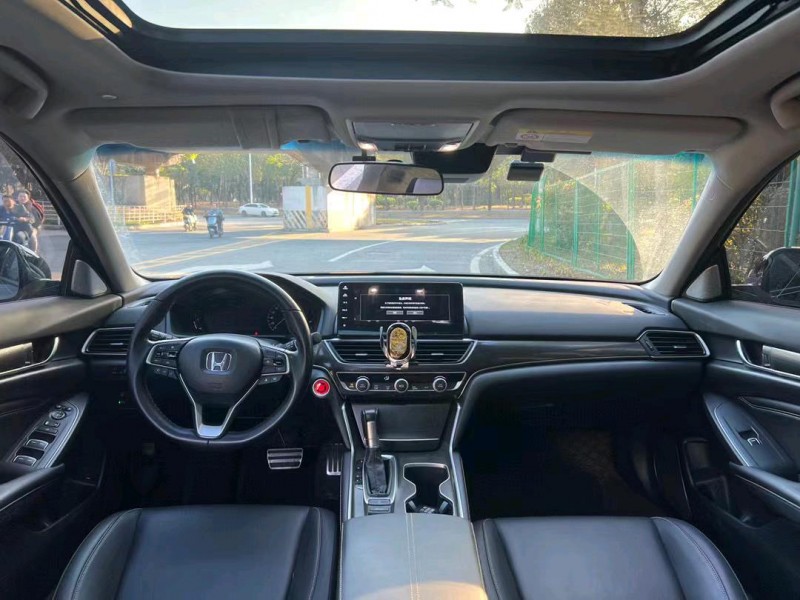 东莞22年本田雅阁4