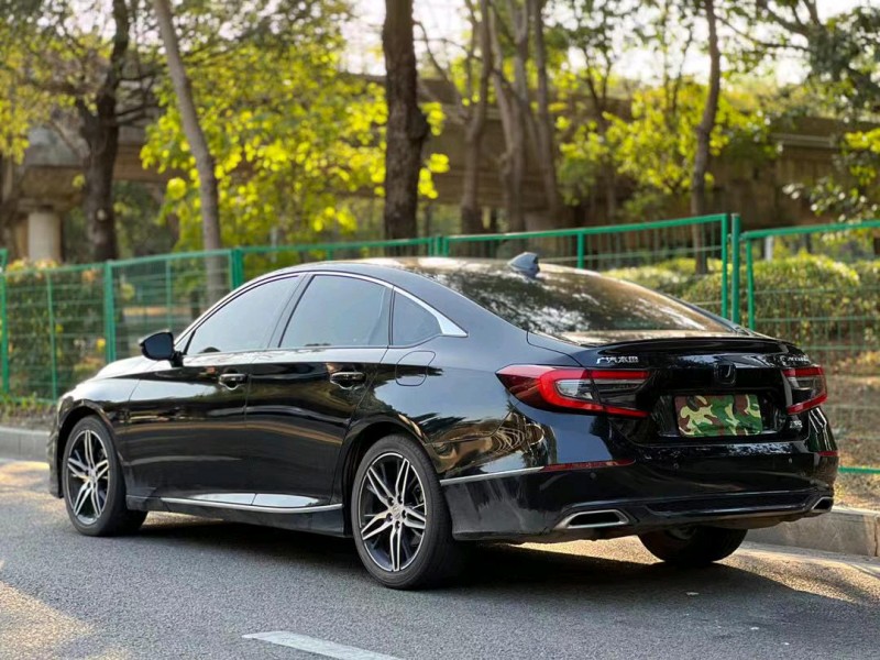 东莞22年本田雅阁7