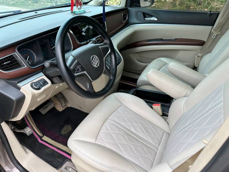 徐州16年别克GL86