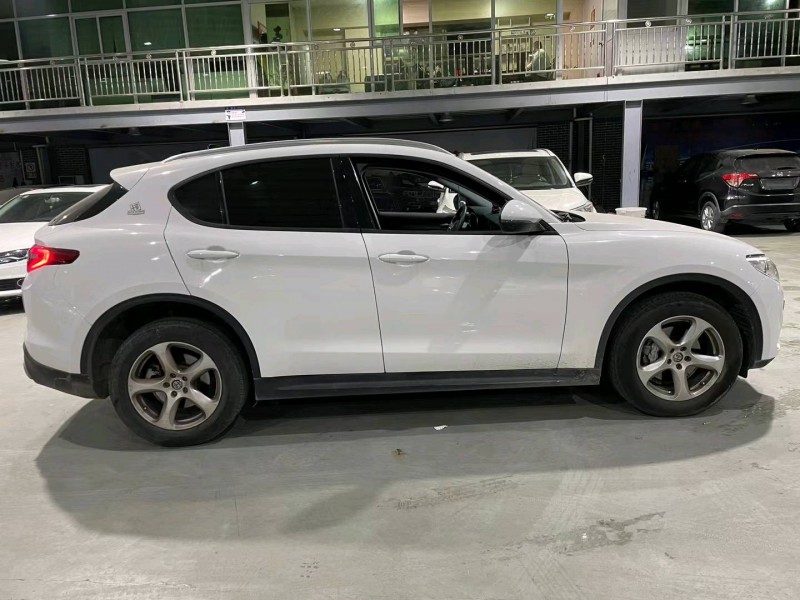 广州19年阿尔法·罗密欧Stelvio2