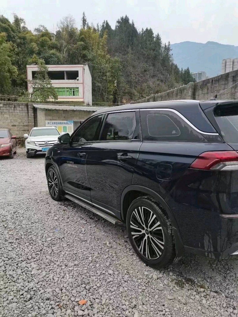 重庆20年长安汽车欧尚7