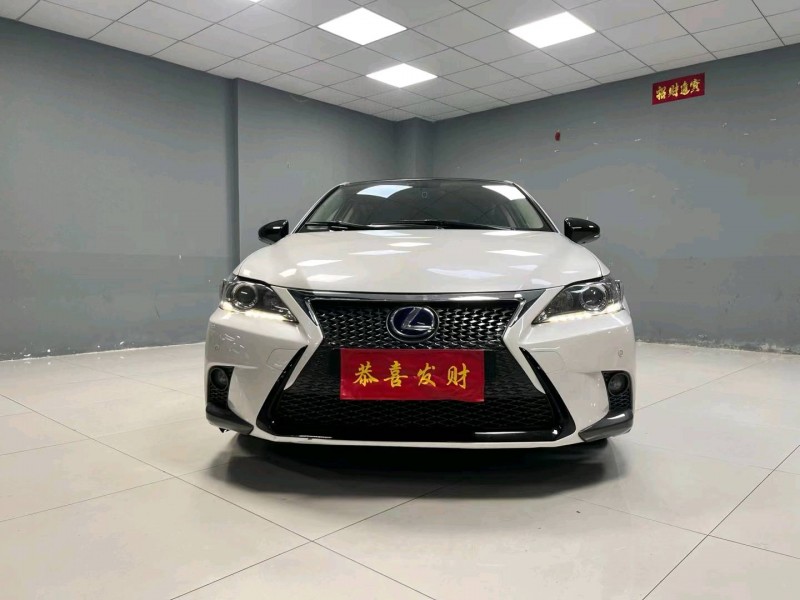 成都14年雷克萨斯CT1