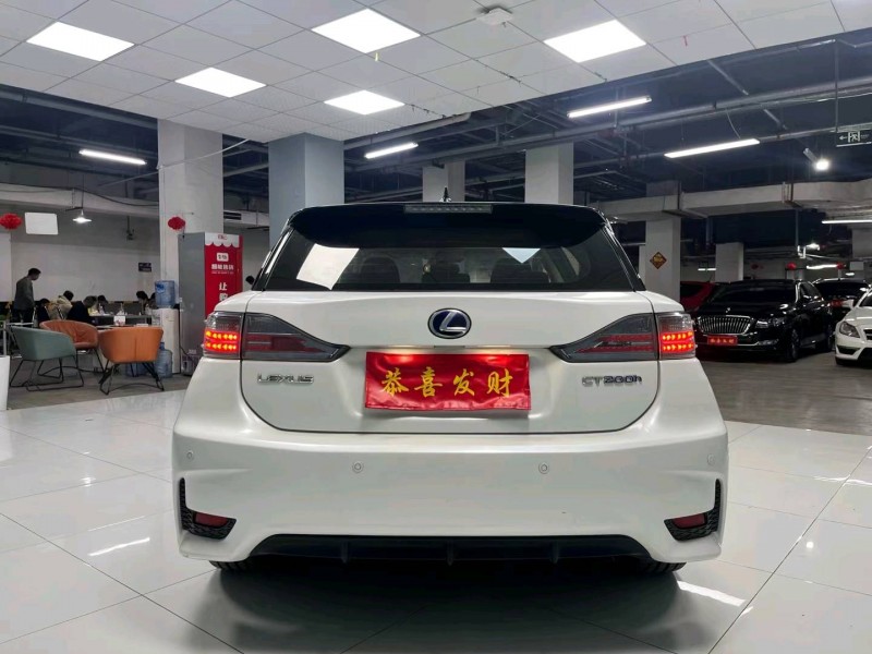 成都14年雷克萨斯CT5