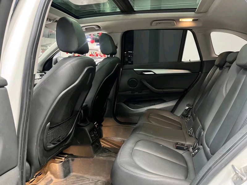 成都16年宝马X17