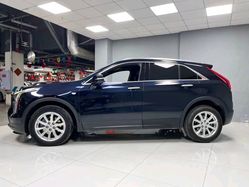 成都22年凯迪拉克XT42