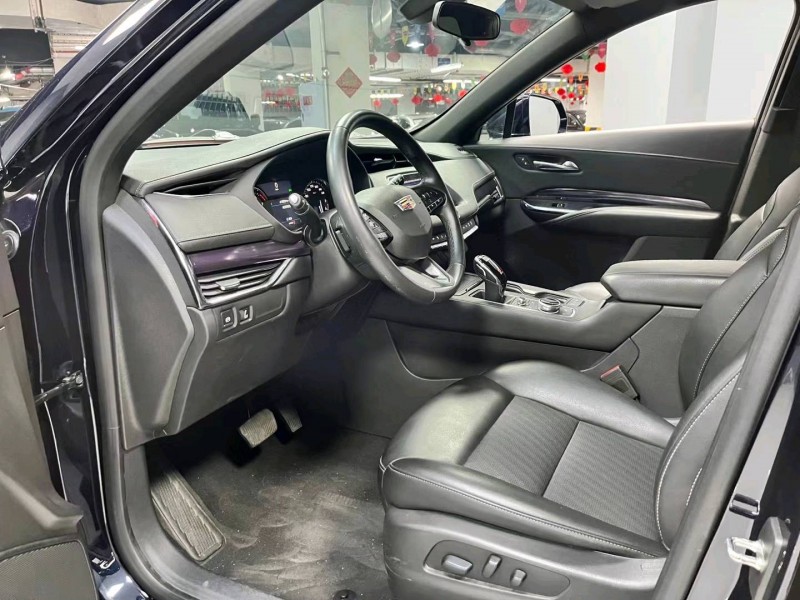 成都22年凯迪拉克XT44