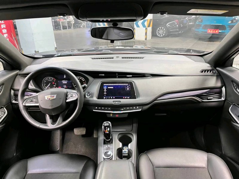 成都22年凯迪拉克XT49