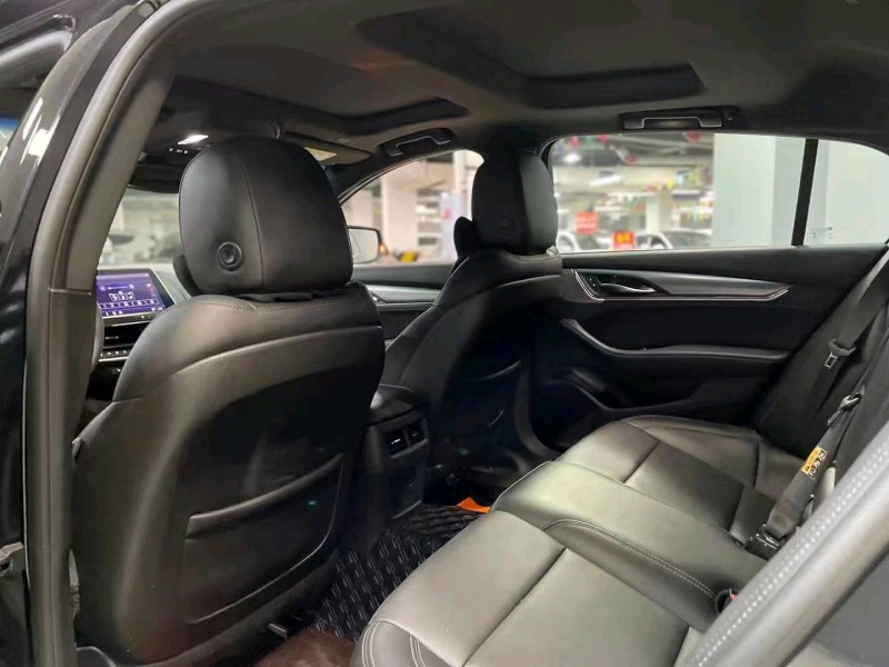 成都21年凯迪拉克CT58