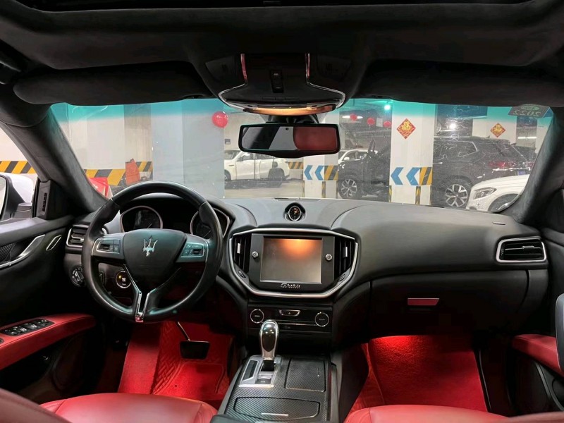 成都18年玛莎拉蒂Ghibli9