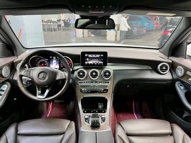 成都19年奔驰GLC9