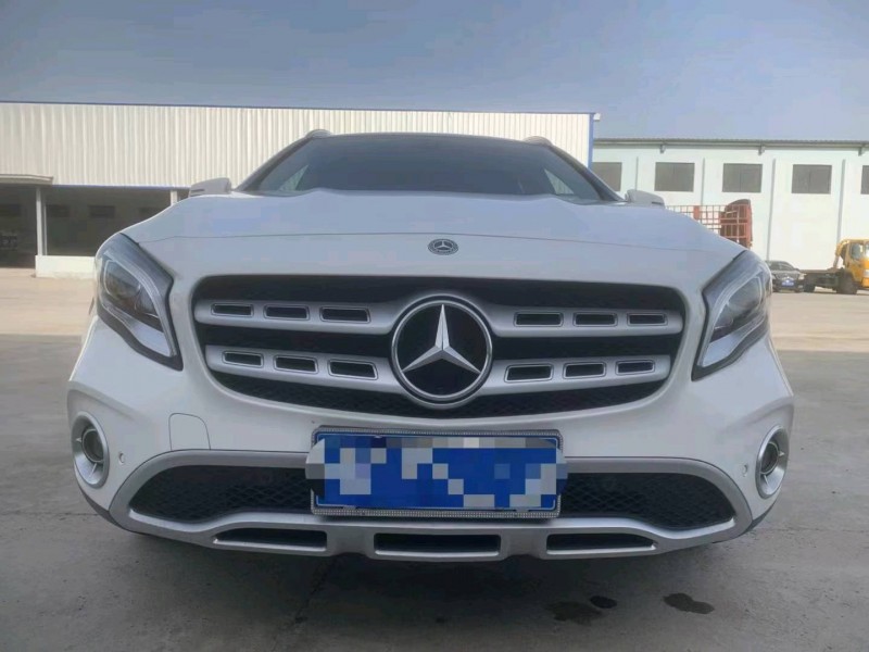 襄阳17年奔驰GLA1