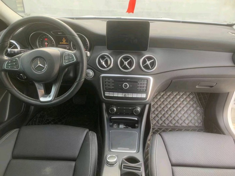 襄阳17年奔驰GLA4