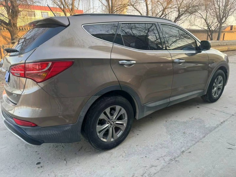 保定13年现代新胜达4