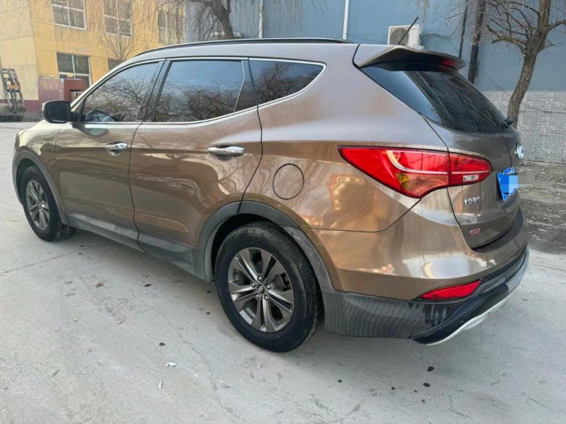 保定13年现代新胜达5