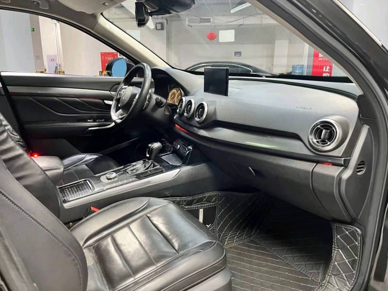 成都18年长城汽车WEY VV78