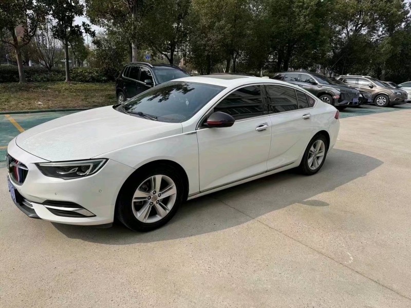 苏州17年别克君威2